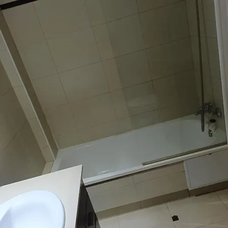 Apartment 1bed & Sofabed-seaside Apt-quiet Location-parking *